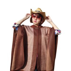 New Baby Alpaca wool unisex Chocolat Brown cape hand made in the Andes